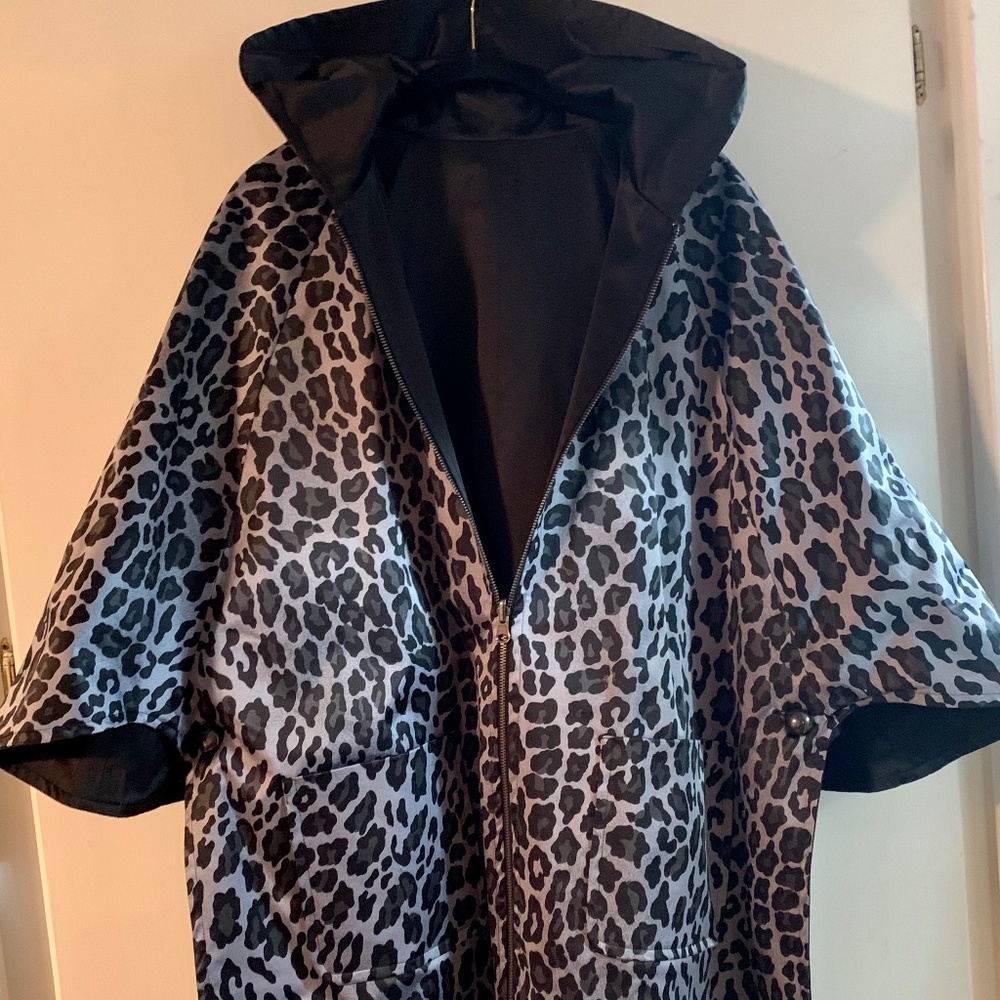 DIVA-worthy REVERSIBLE Cape/Jacket